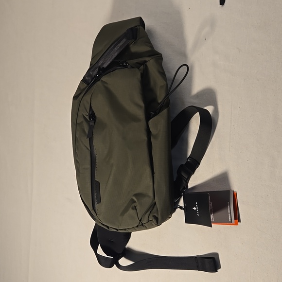 NWT Alpaka Metro Crossbody Bag Left Green - Picture 8 of 10